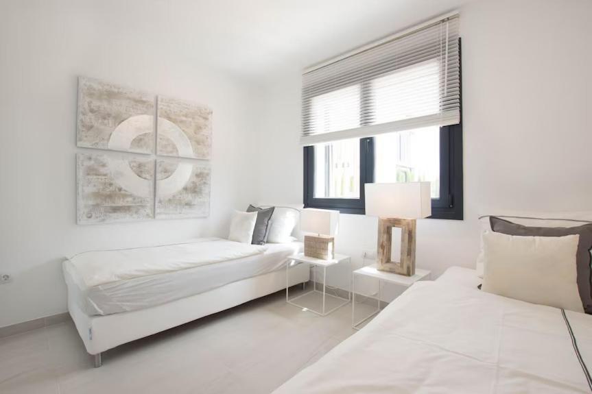 Villa Strandnahe Design Mit Pool 2 Schlafzimmer 180 Qm