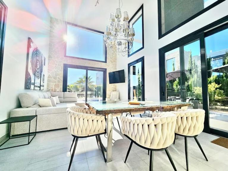 Strandnahe Design Mit Pool 2 Schlafzimmer 180 Qm *