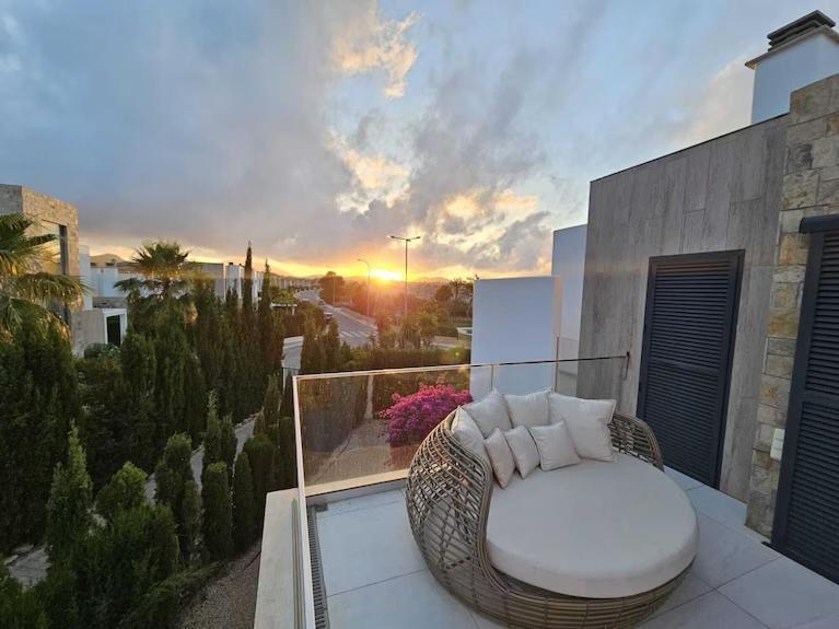 Villa Strandnahe Design Mit Pool 2 Schlafzimmer 180 Qm