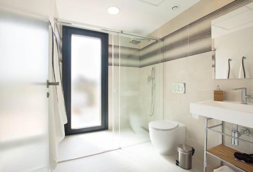 Villa Strandnahe Design Mit Pool 2 Schlafzimmer 180 Qm